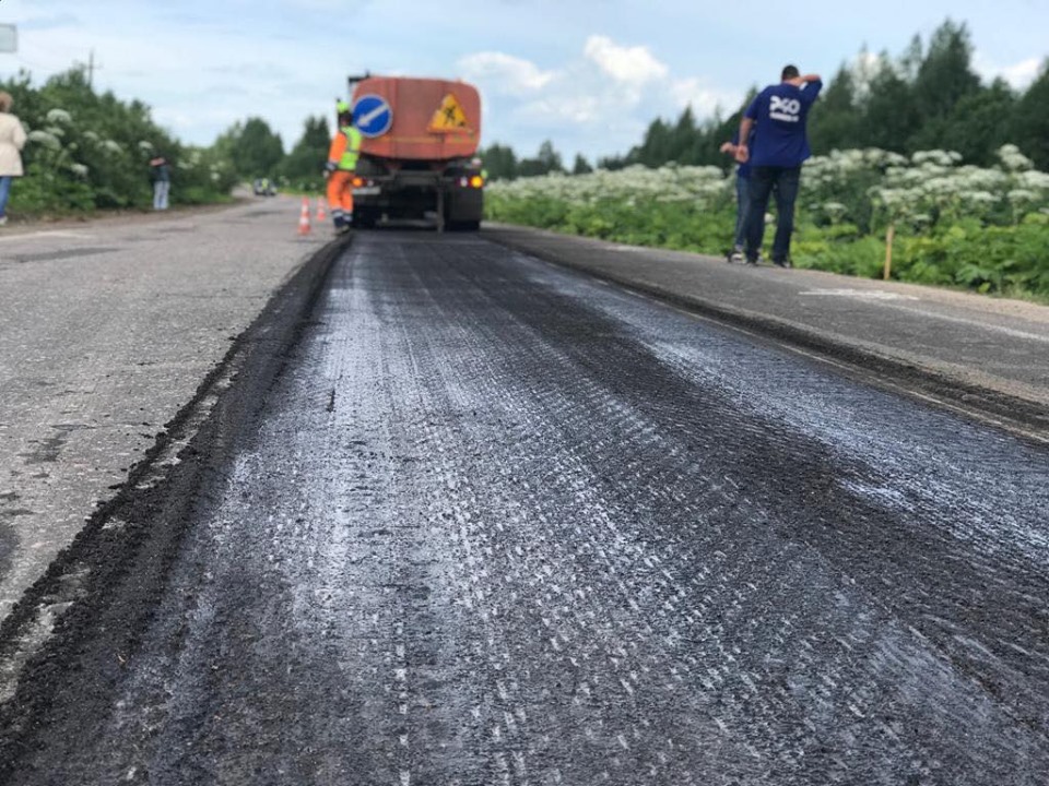 Подрядчик начал фрезеровать асфальт на дороге «Рыбинск – Глебово»