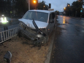 В Заволжском районе столкнулись две иномарки: есть пострадавшие