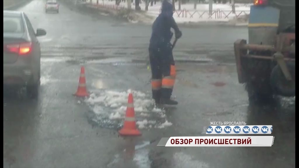 Ярославские дорожники решили помочь весне и растопить снег о свежий асфальт