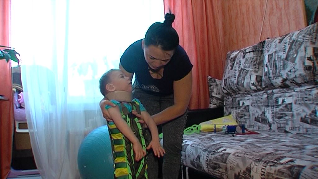 Маленький житель Тутаева с ДЦП борется за нормальную жизнь: как ему помочь