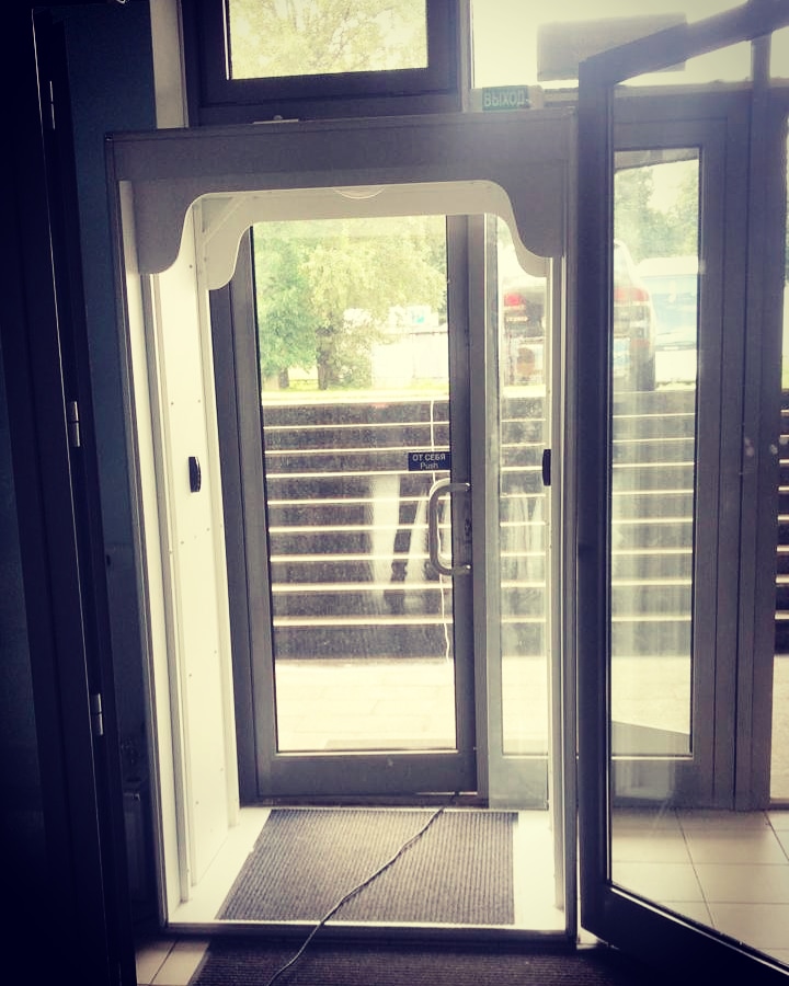 На стадионе “Шинник” установили антикоронавирусный тоннель