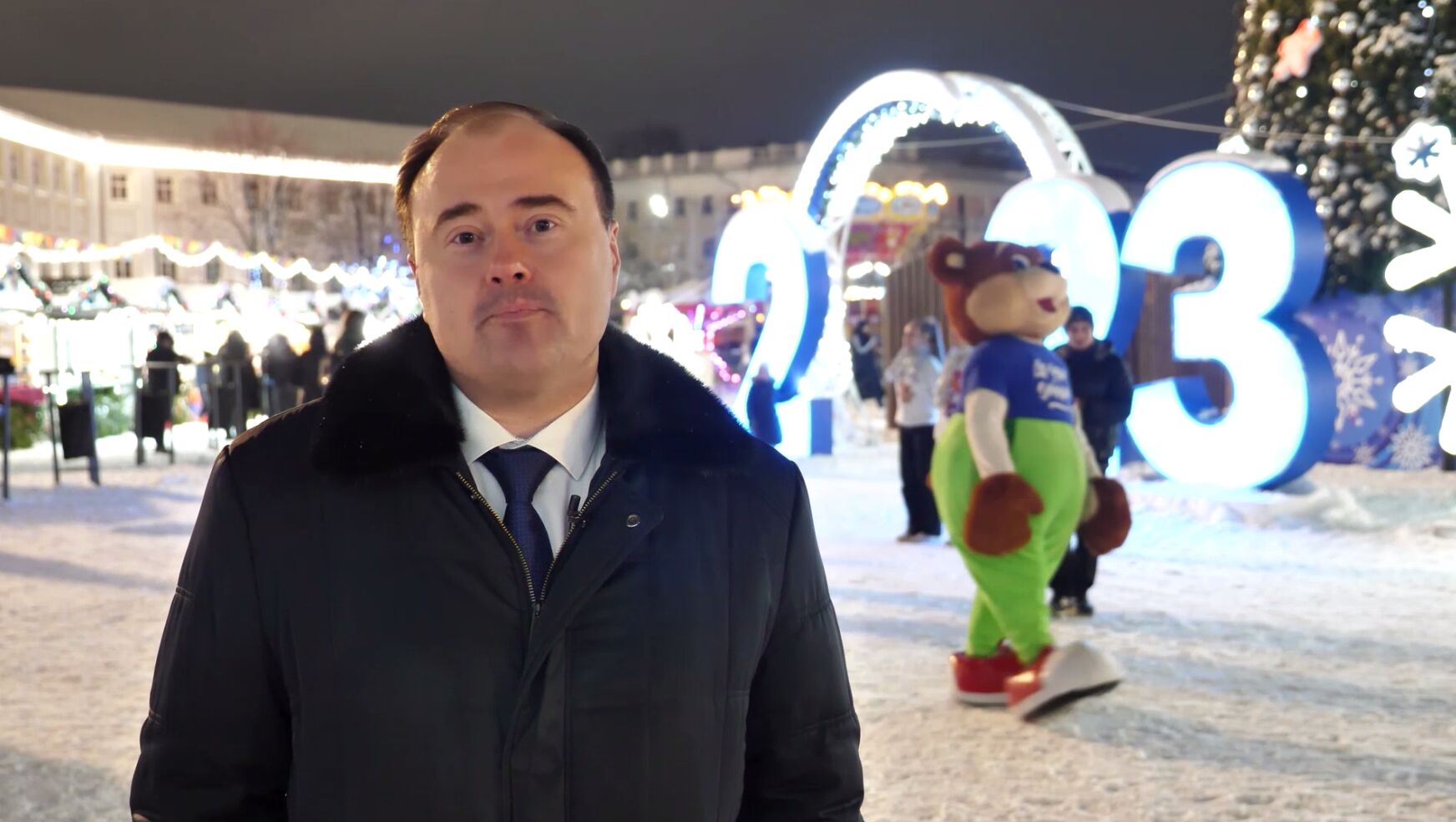 Артём Молчанов поздравил горожан в самом сердце Ярославля - на Советской площади