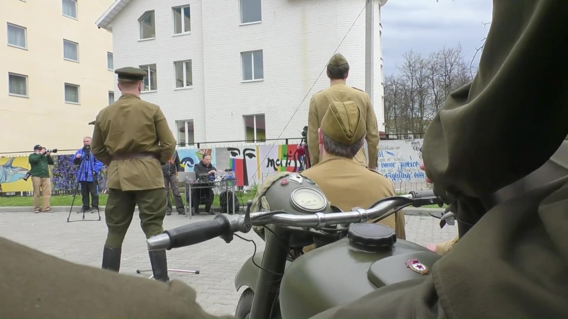 Юбилей Победы перед экраном: ярославский «Дом муз» отпраздновал 9 мая в интернете