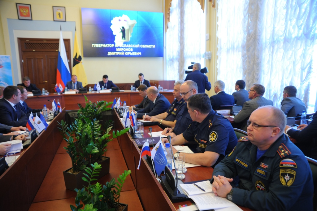 Дмитрий Миронов: «Необходимо реализовать весь комплекс мер безопасности в преддверии Дня России»