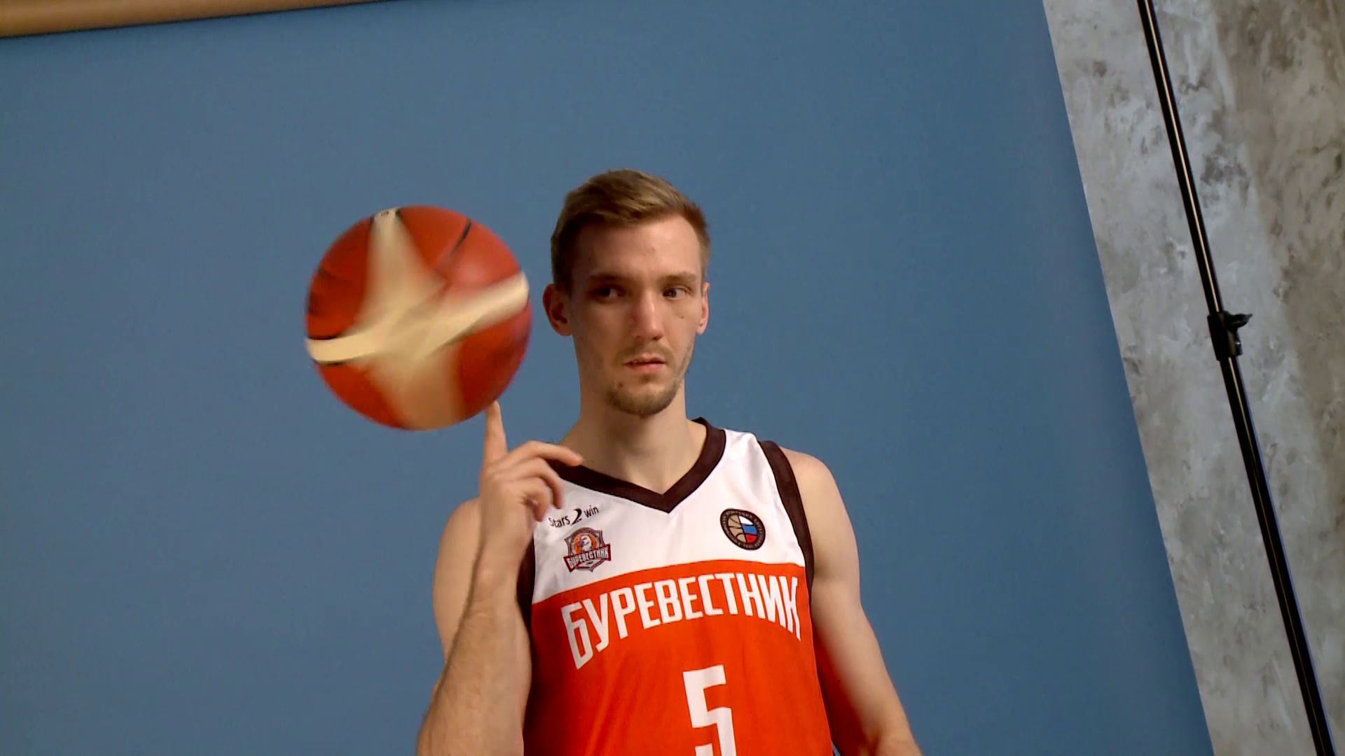 «Буревестник» расстался с форвардом