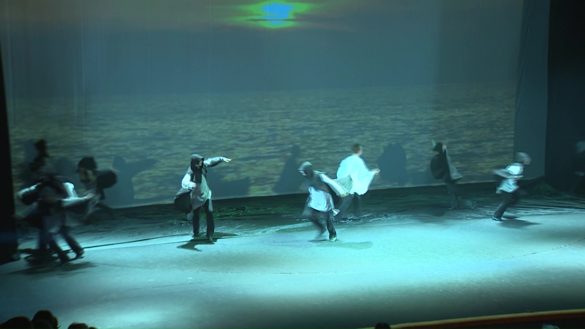 Отрываться от быта и мечтать: в ярославском ТЮЗе открыли сезон со спектакля «Мечты чайки»