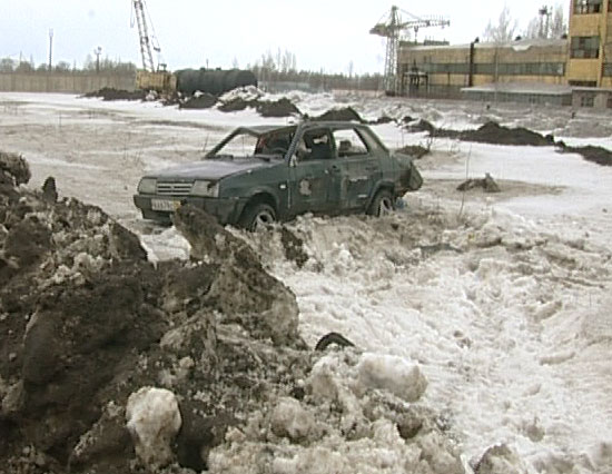 Машина перевернулась