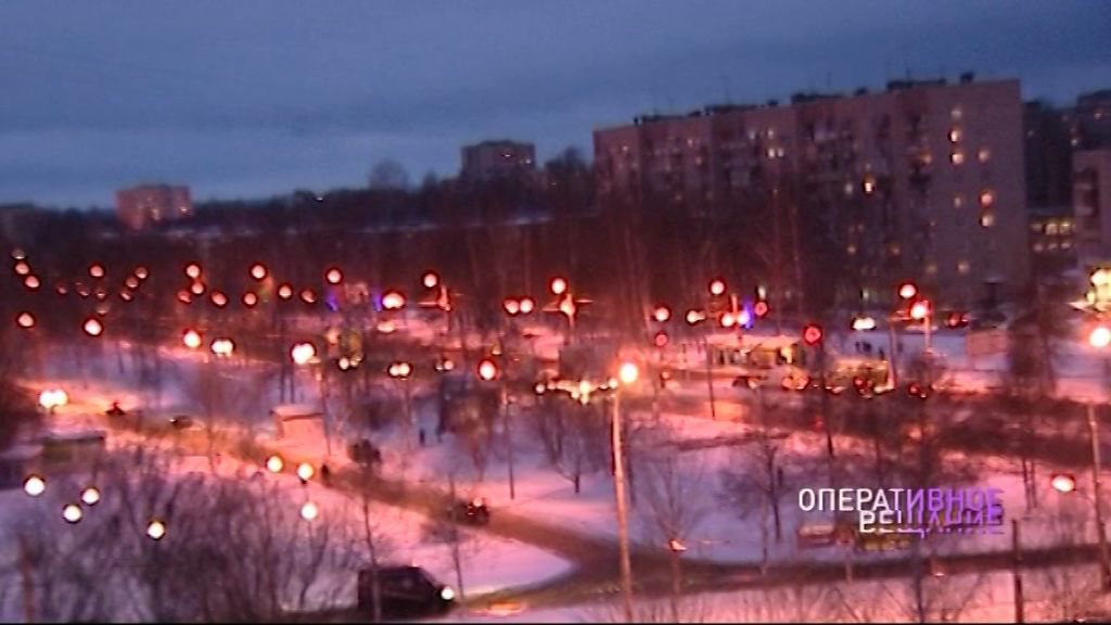 Ограбил прямо на улице: парень выхватил телефон у девушки на улице