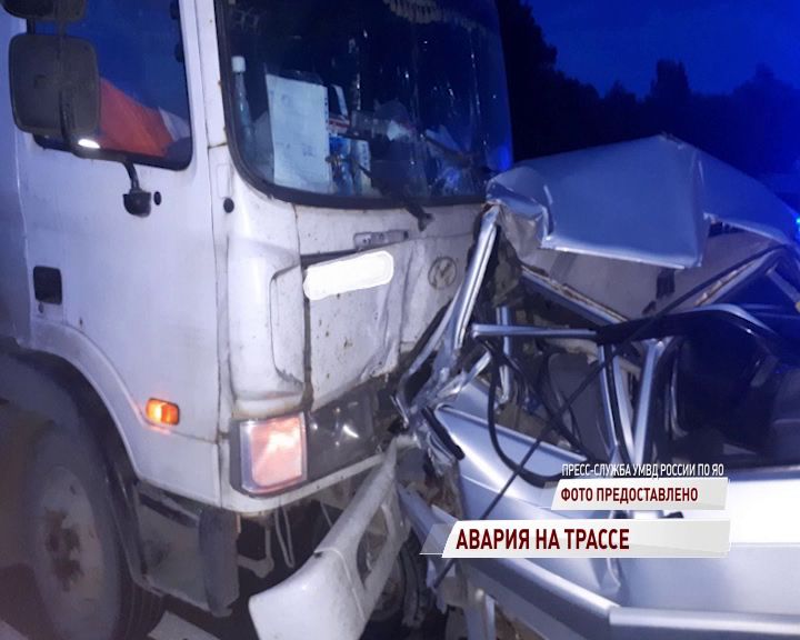 В Даниловском районе фура въехала в «ВАЗ»: пострадал ребенок