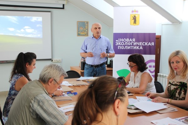 Эксперты-экологи пошли в народ обсуждать закон о мусоре