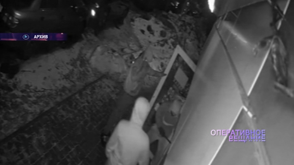 Трое пьяных ярославцев украли продукты и алкоголь из магазина