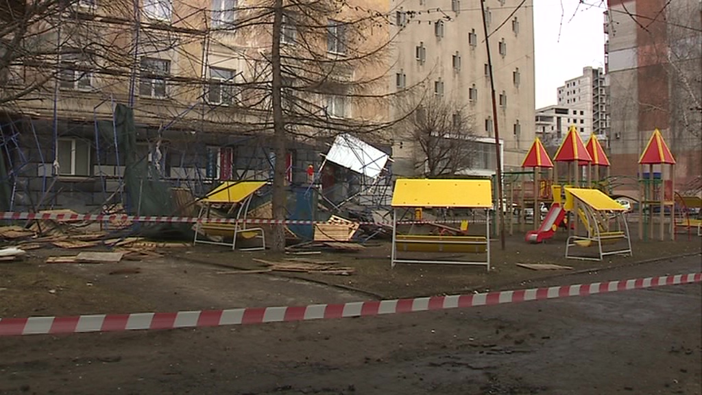 Из-за падения строительных лесов троллейбусы №1 и №9 временно изменят маршруты