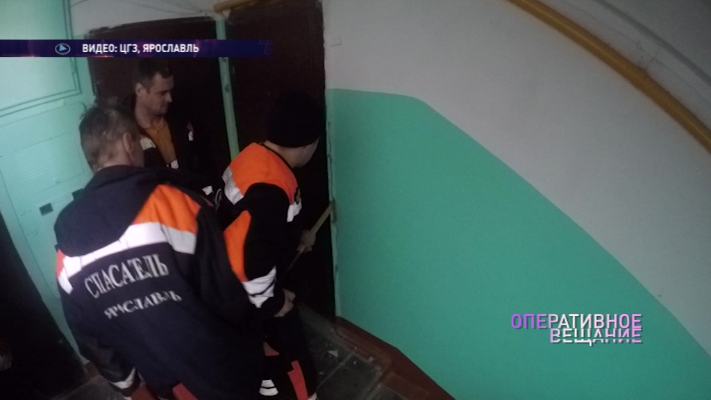 Пожилая женщина упала и не смогла встать: чтобы попасть к ней в квартиру, пришлось ломать дверь