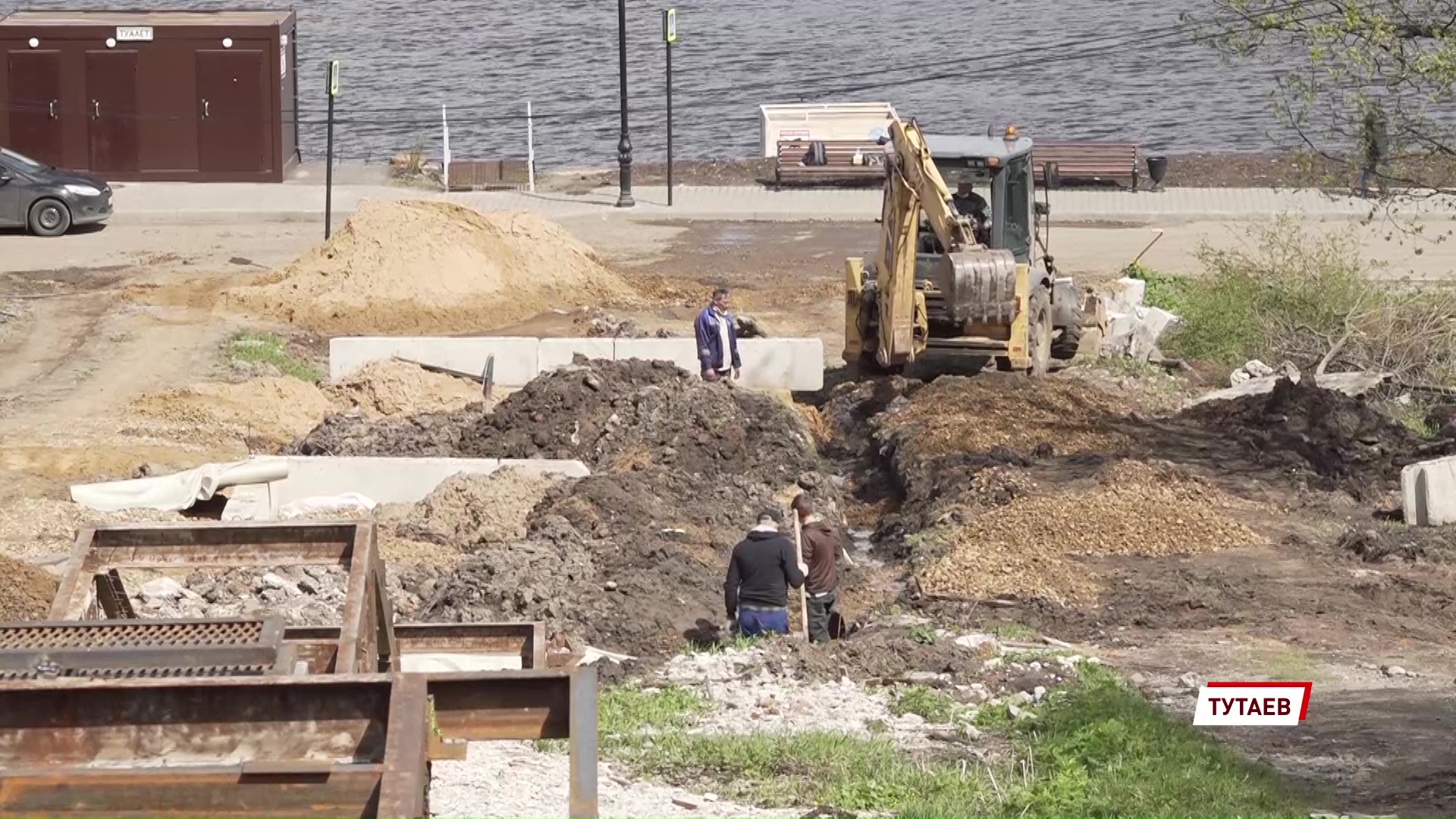 В Тутаеве ремонтируют дворы по нацпроекту и губернаторскому проекту «Решаем вместе»