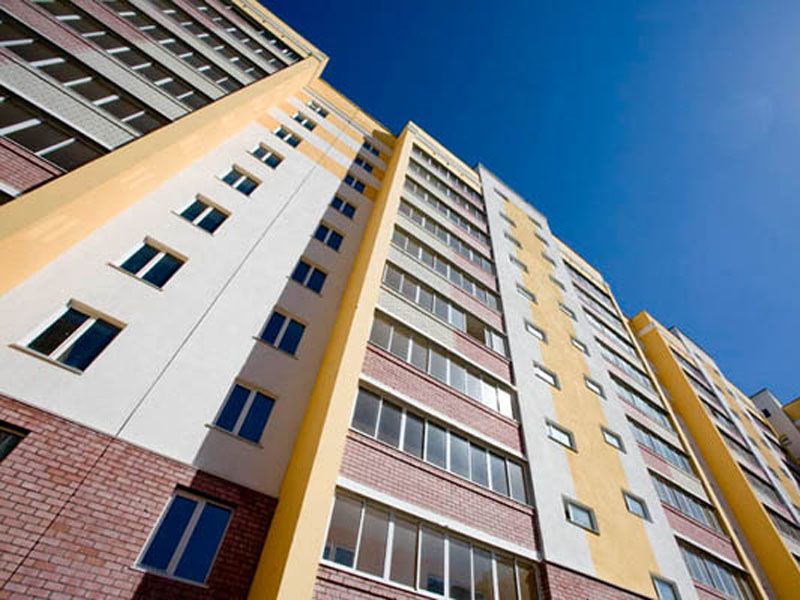 В Ярославле 18-летняя девушка выпала с 12 этажа