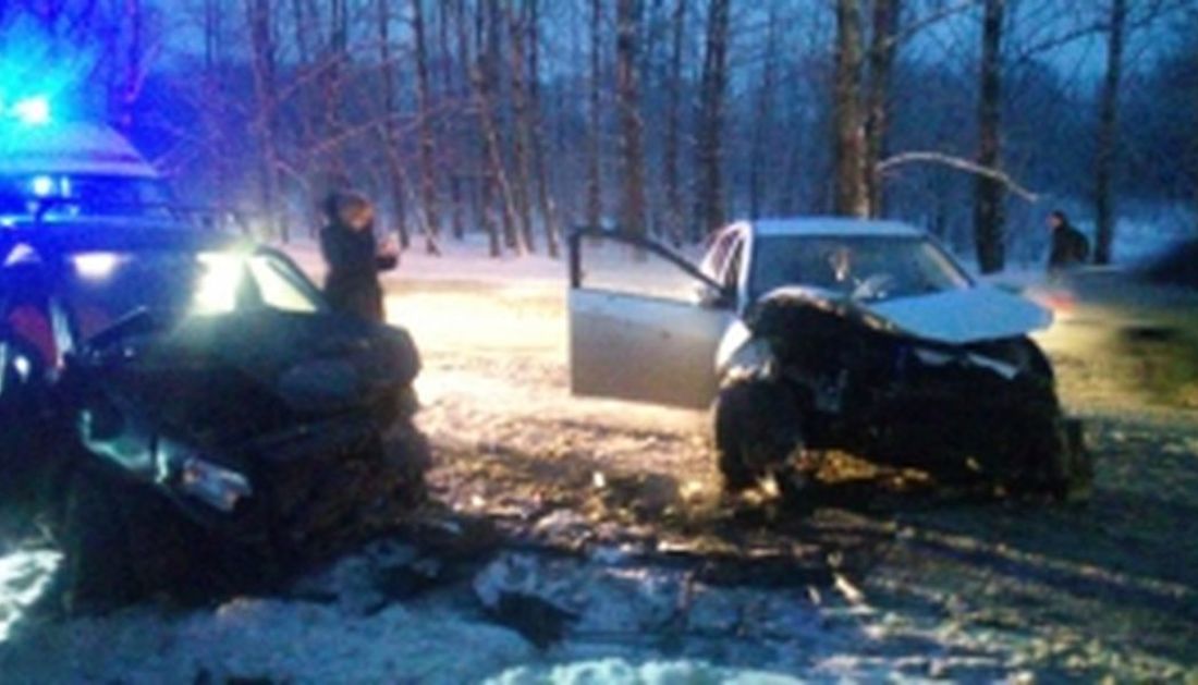 Утреннее ДТП в Ярославле: «Гранта» столкнулась с «Солярисом»