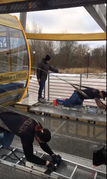 ВИДЕО: Ярославский силач сдвинул колесо обозрения