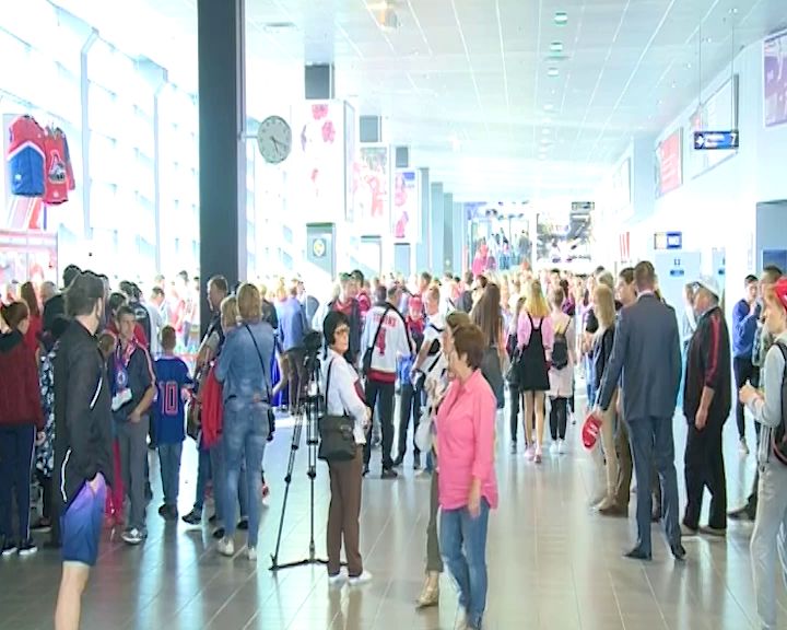 На встрече «Локомотива» с болельщиками выступит группа «Мамульки Bend»