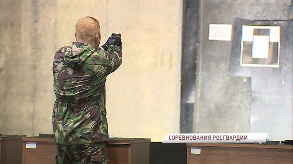 Сотрудники Росгвардии потягались в силе и выносливости на соревнованиях по пауэртлону