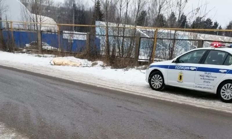 Во Фрунзенском районе Ярославля прохожие обнаружили на улице тело мужчины
