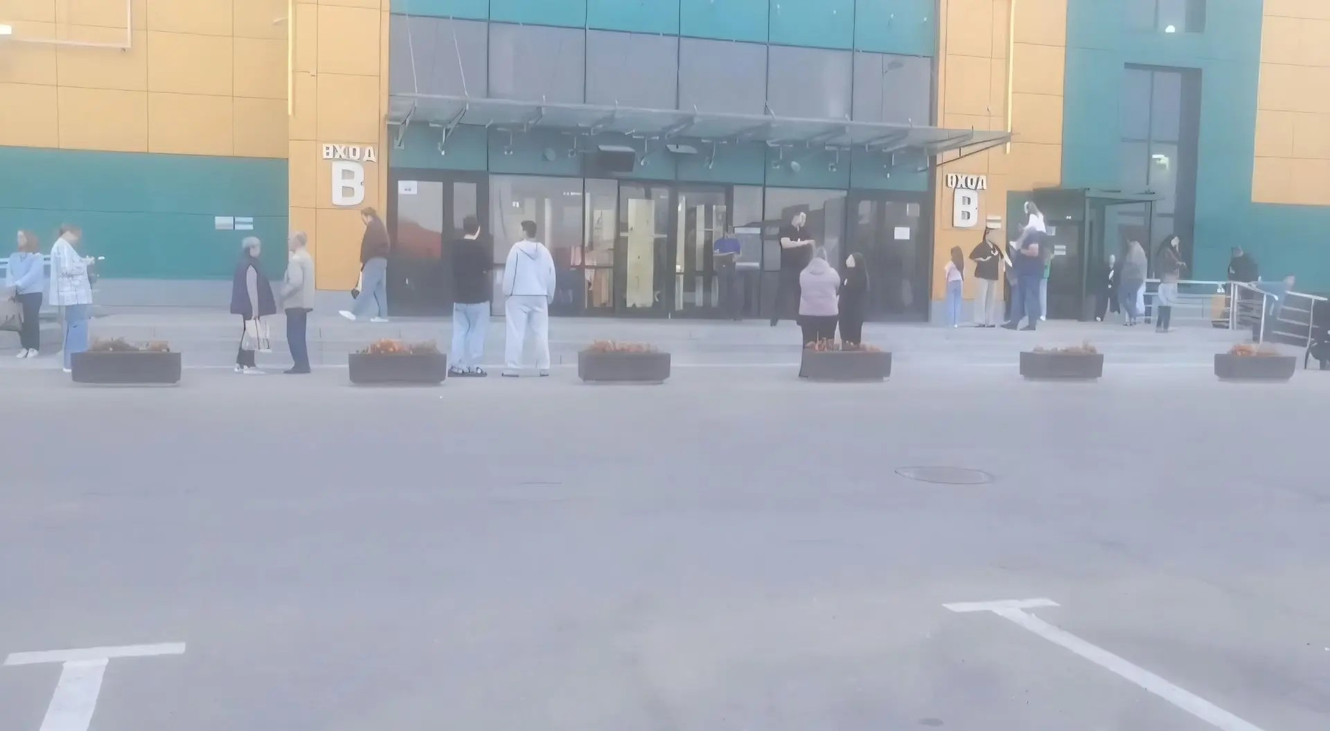 В Ярославле из торгового центра на Тутаевском шоссе эвакуировали сотрудников и посетителей