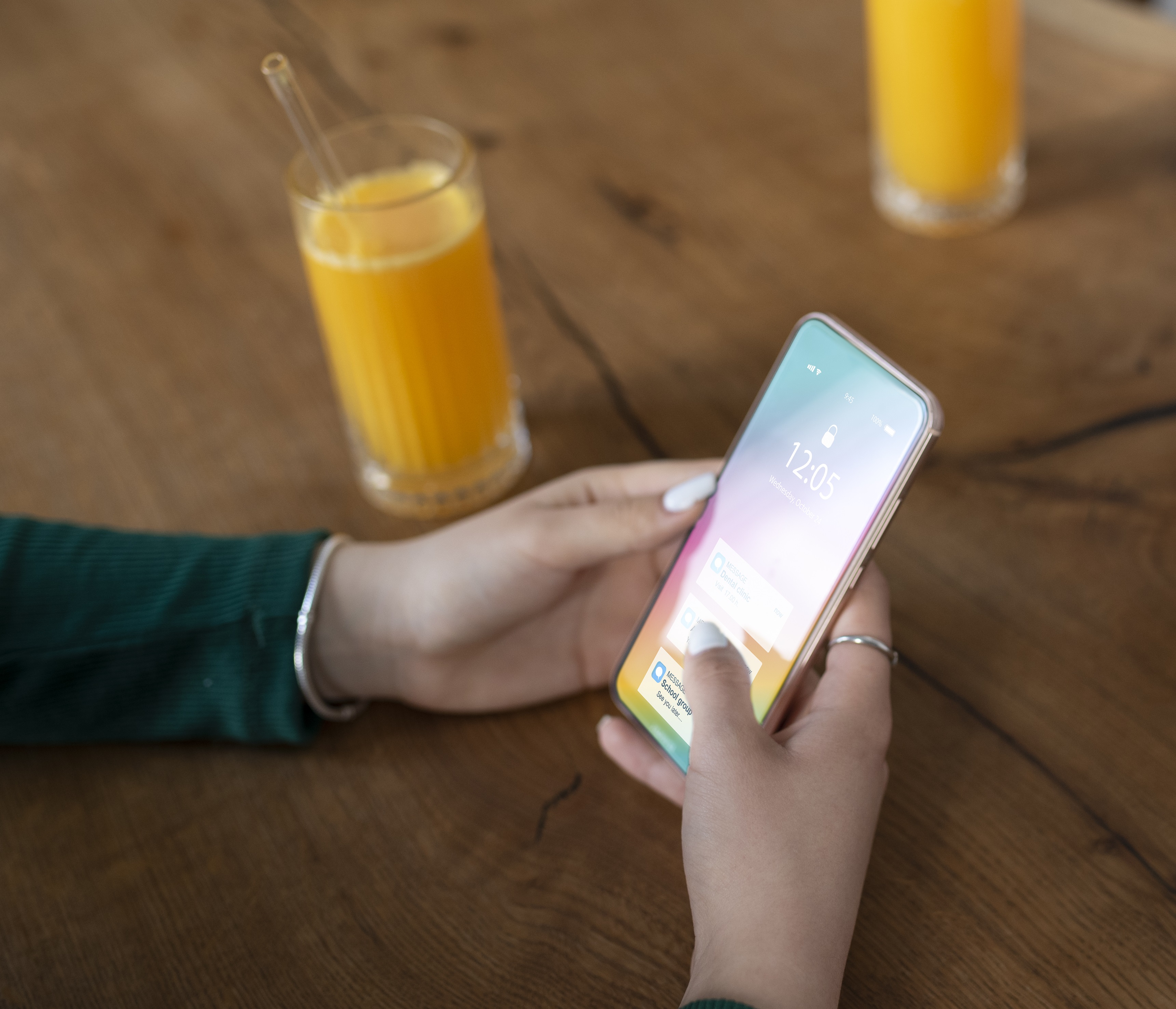 Ярославец оставил на стойке бара телефон и лишился 61 тысячи рублей