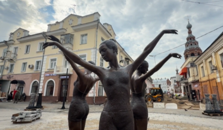 На улице Депутатская в Ярославле установили новый фонтан в рамках создания пешеходного центра