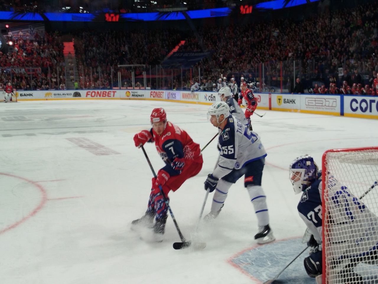 Ярославский «Локомотив» всухую обыграл нижегородское «Торпедо» на домашней арене