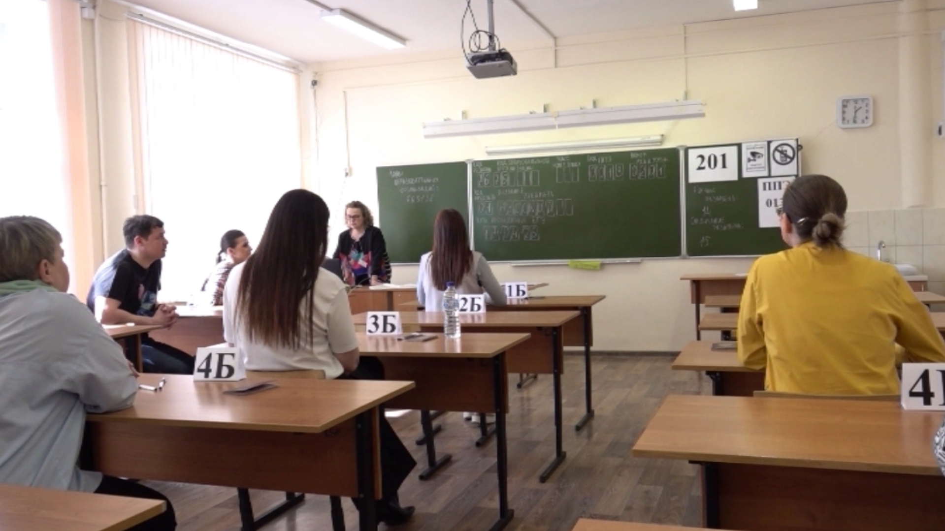 В российских школах предложили ввести пятую четверть