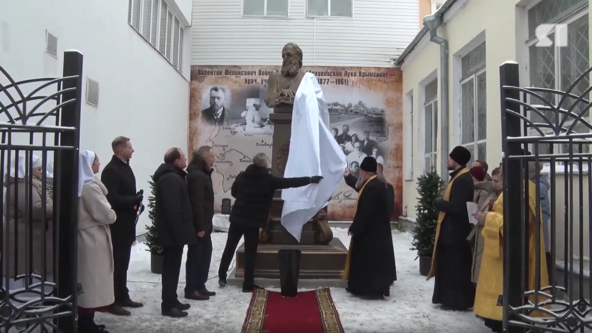 В Ярославле открыли первый памятник врачу, святителю Луке