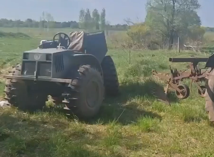 В Ярославской области водитель болотохода погиб при опрокидывании техники