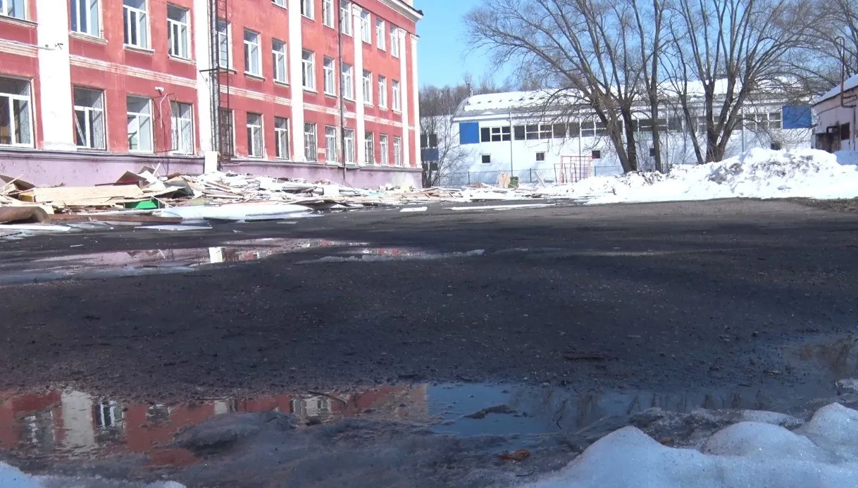 Стало известно, как идет ремонт в школе №8 Красноперекопского района Ярославля