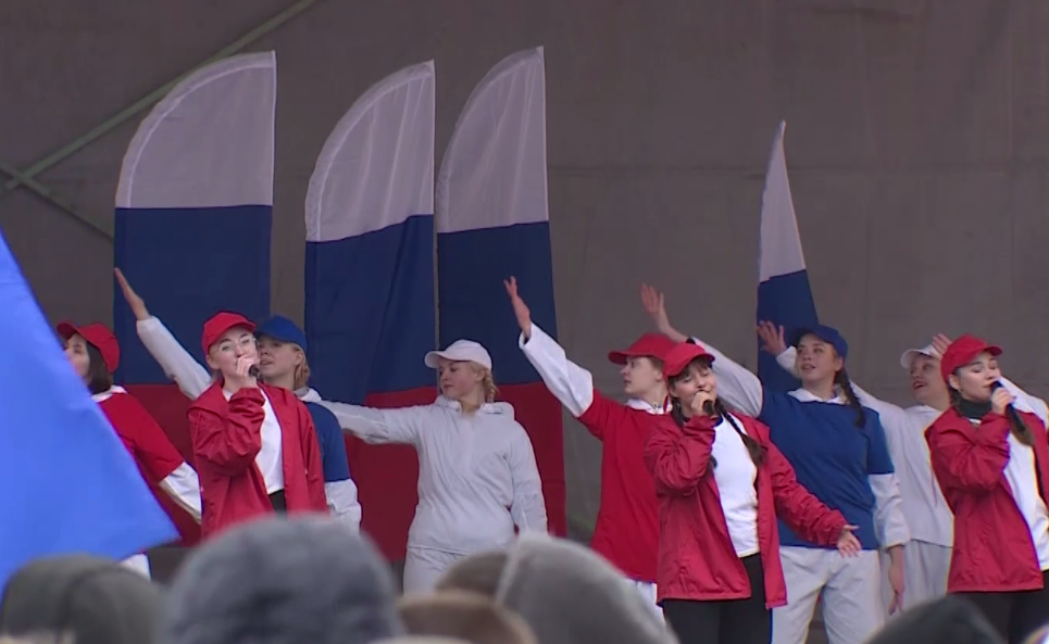 Россияне отмечают праздник, посвященный воссоединению Крыма с РФ