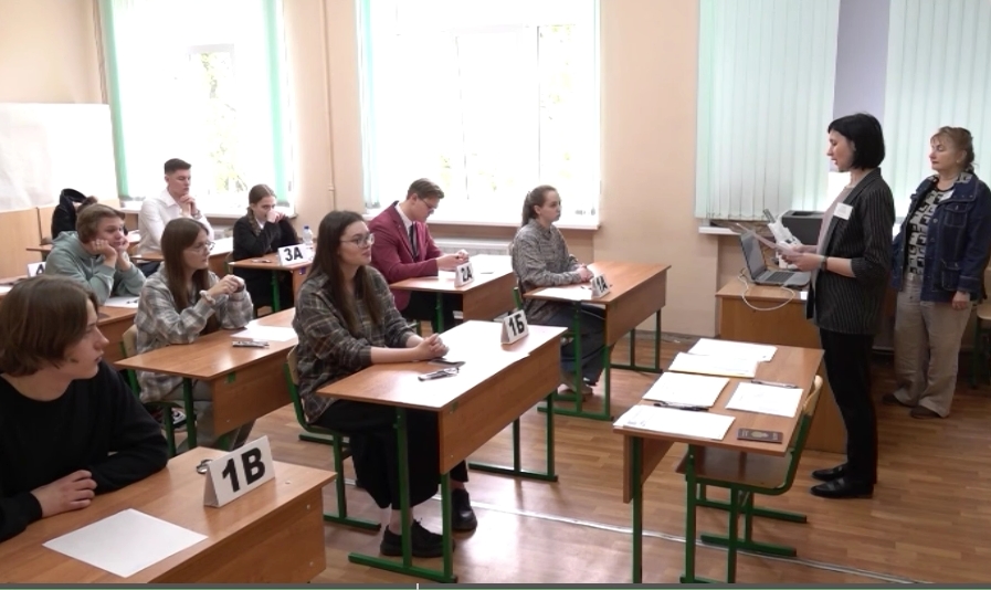 Ярославским школьникам сообщили о продлении срока подачи заявления на участие в ЕГЭ-2026