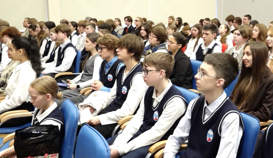 Школьники из 14 регионов выступили на научно-технической конференции в Ярославле