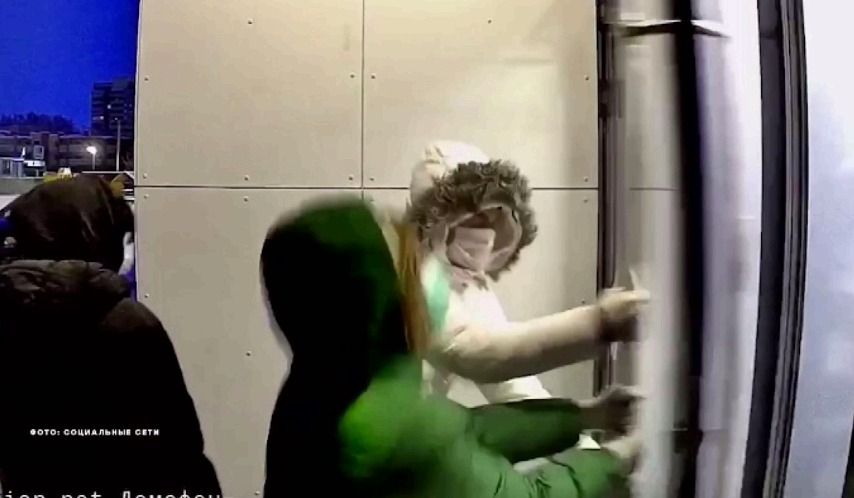 В Ярославле поймали подростков-вандалов, разгромивших подъезд