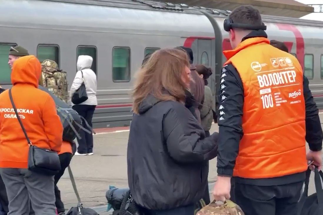 12 волонтеров из Ярославской области отправились в Курскую для разбора завалов