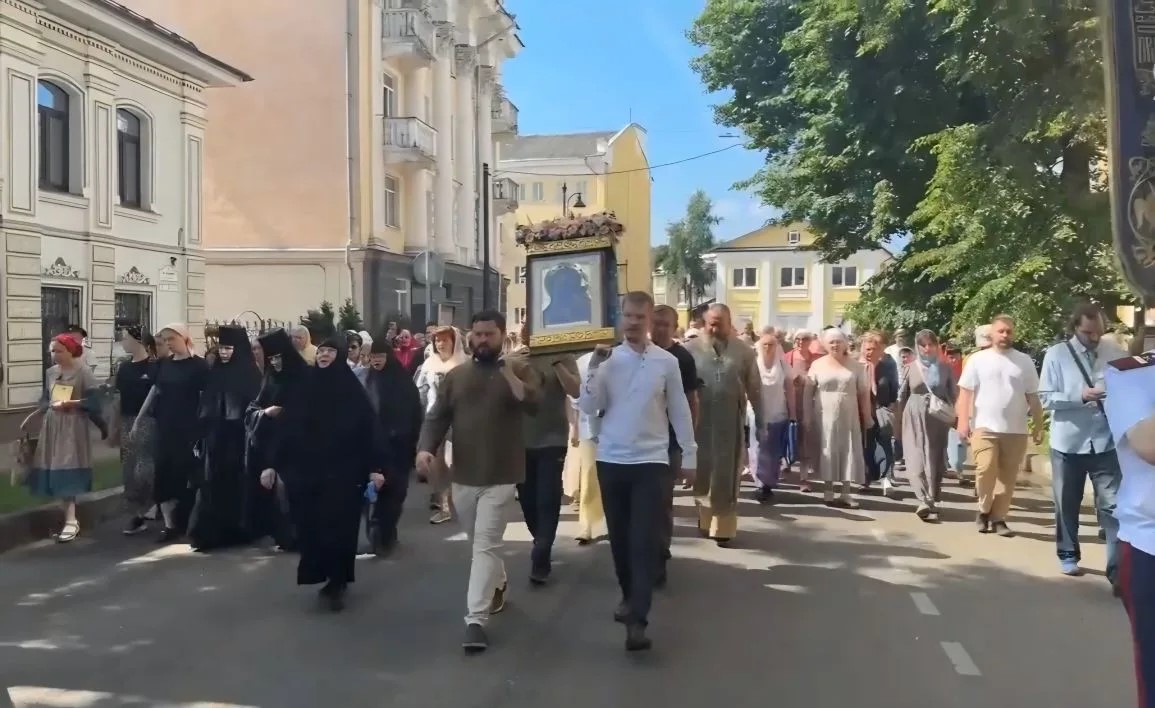 В Ярославле проходит крестный ход с чудотворной иконой Казанской Божией Матери