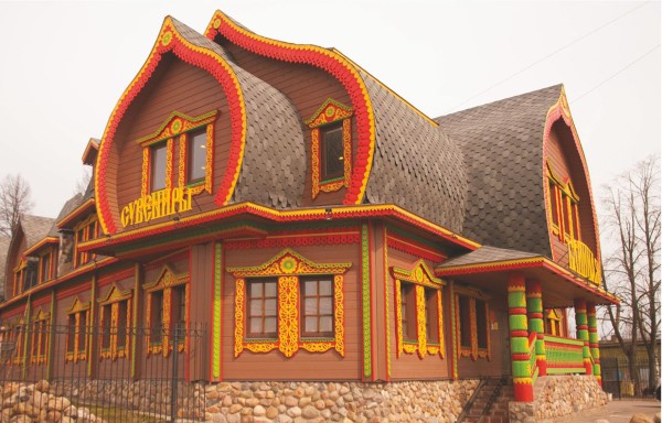 Правительство Ярославской области поможет в восстановлении сгоревшего «Берендеева подворья»