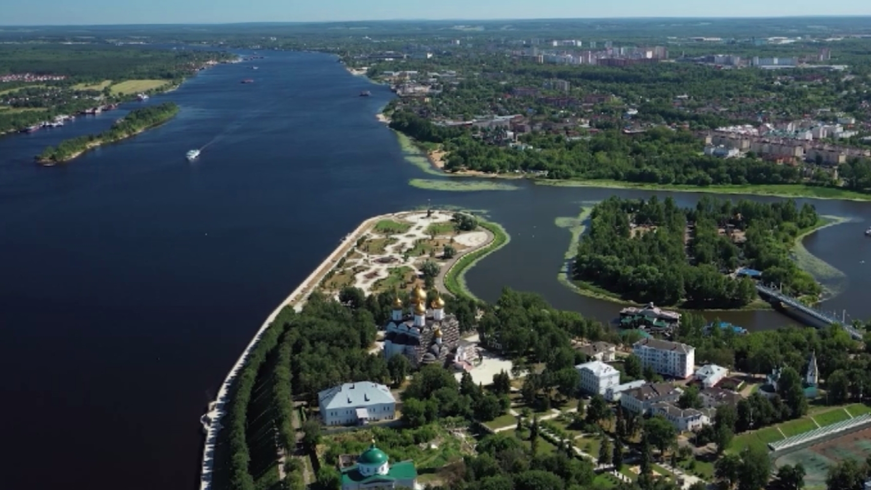 В небе над Ярославской областью сбили пять беспилотников