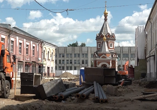 Пешеходный центр Ярославля всё ближе: на Депутатской и Нахимсона укладывают плитку