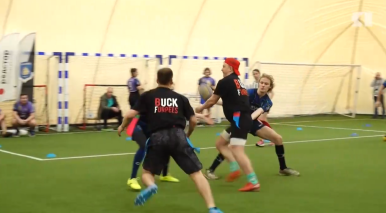 Девять команд участвуют в турнире по тэг-регби в Ярославле