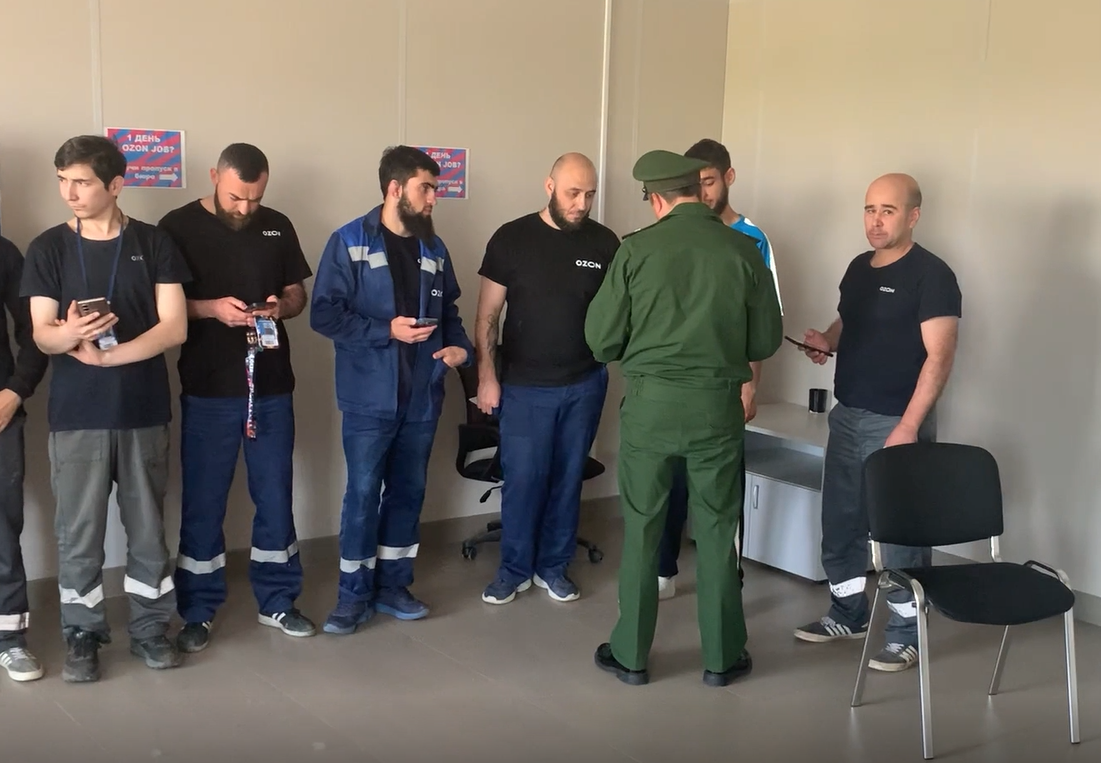 В Ярославской области на складе крупного маркетплейса прошел рейд по выявлению мигрантов