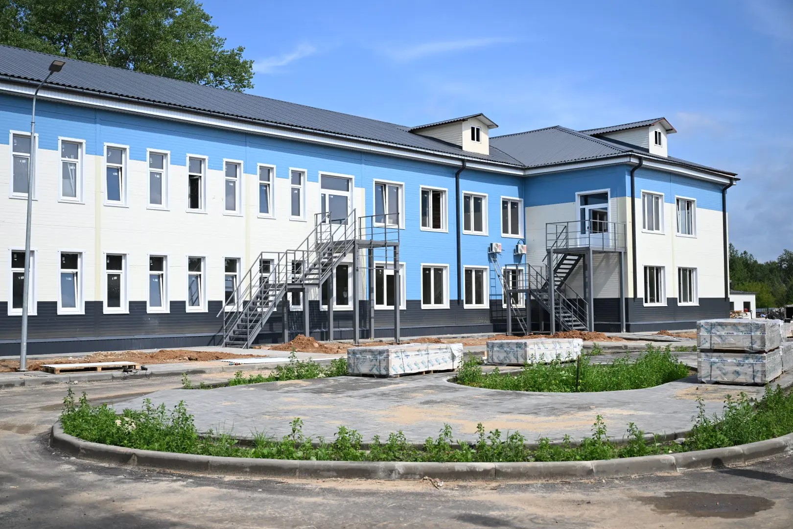 Подрядчику поликлиники на улице Гоголя в Ярославле поручили работать в круглосуточном режиме