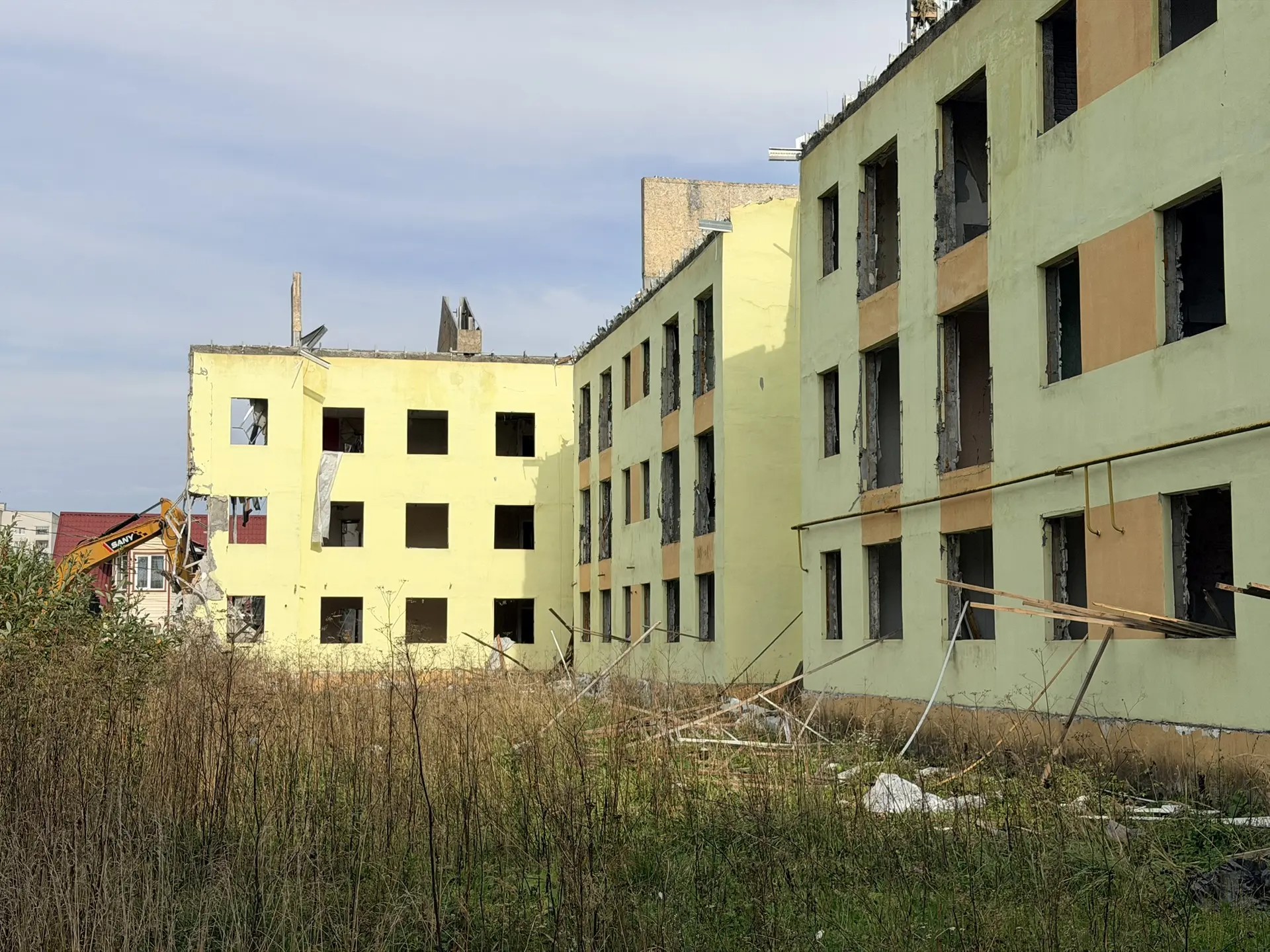 Построенные для расселения аварийного жилья дома в Рыбинске пришлось снести