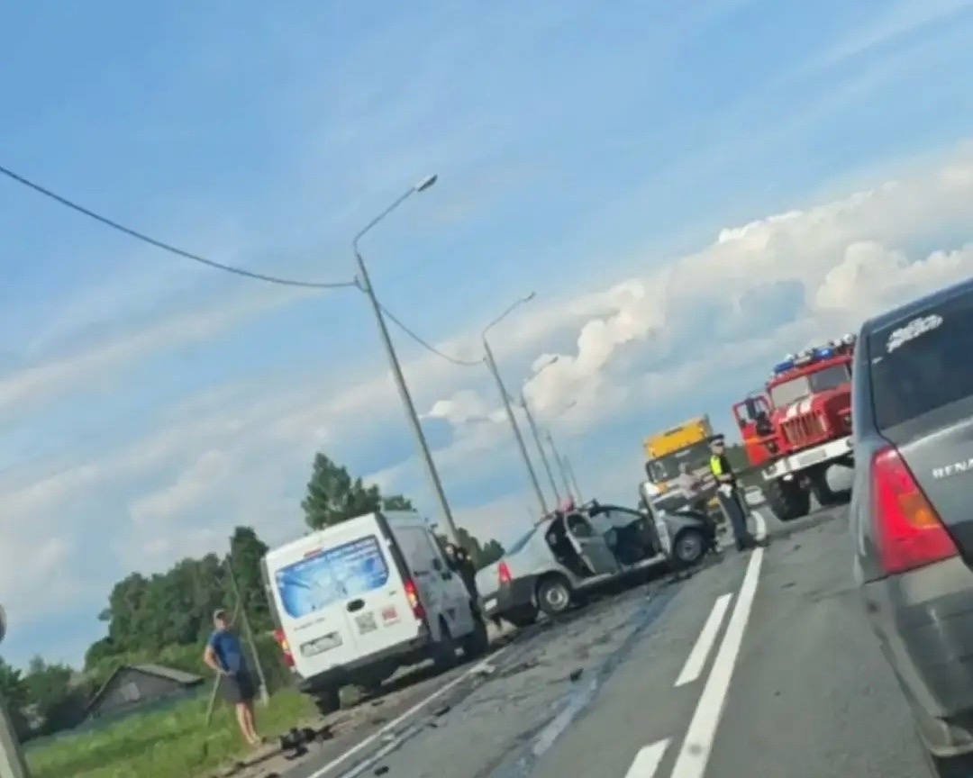 Один погиб и четверо пострадали: на трассе М8 в Ярославской области столкнулись иномарки