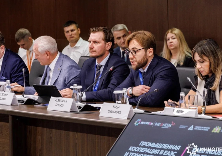 Представители Ярославской области посетили промышленную выставку «ИННОПРОМ»