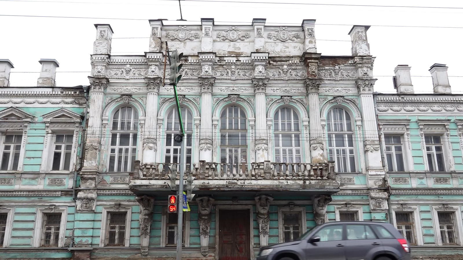 В Ярославле отложили до 20 мая судебное разбирательство по изъятию «Дома с атлантами»