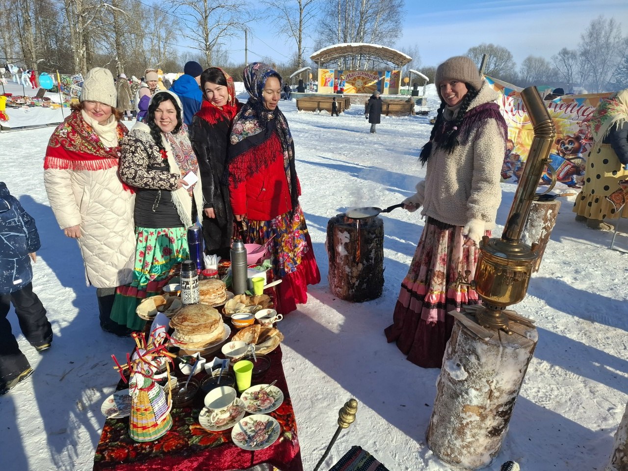 Новый рекорд: в Брейтове испекли 2026 блинов на финских свечах