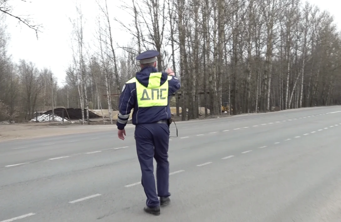 Сотрудники Госавтоинспекции провели под Ярославлем рейд по выезду машин на встречку